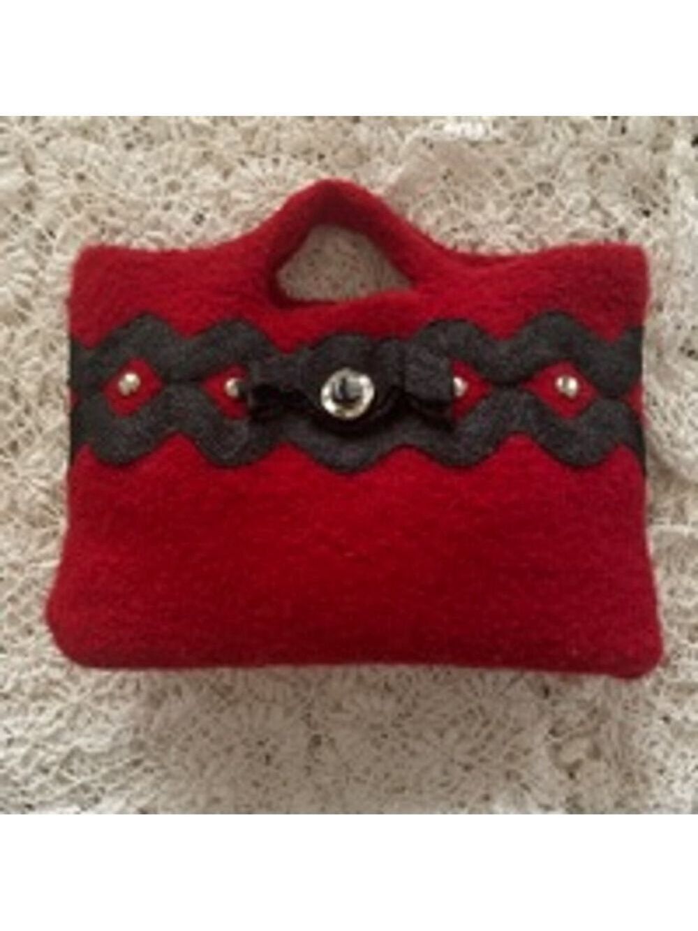 Women's Midge Seaver Handbag Red Black One Size